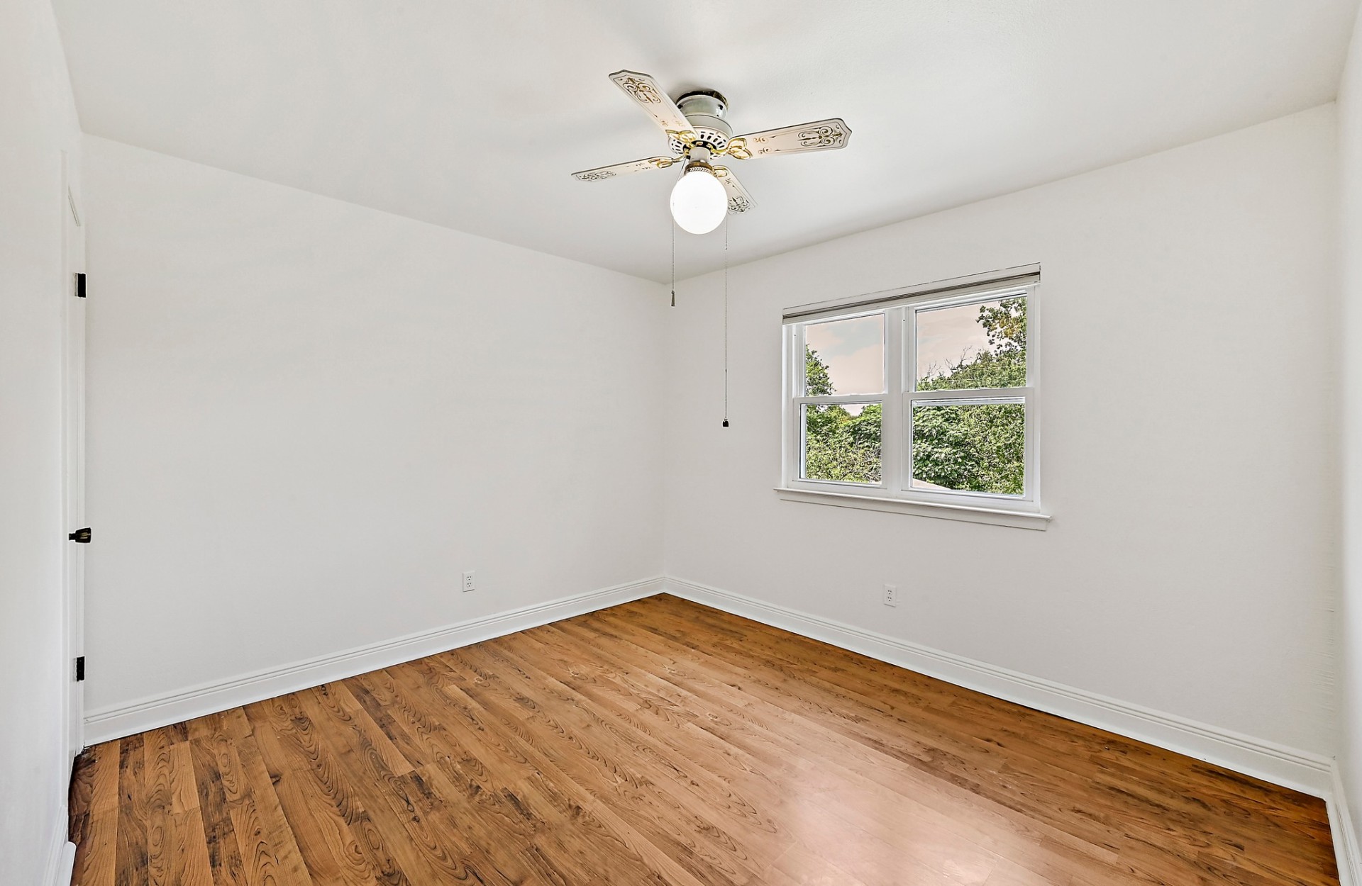 Bedroom — Upstairs — current, vacant