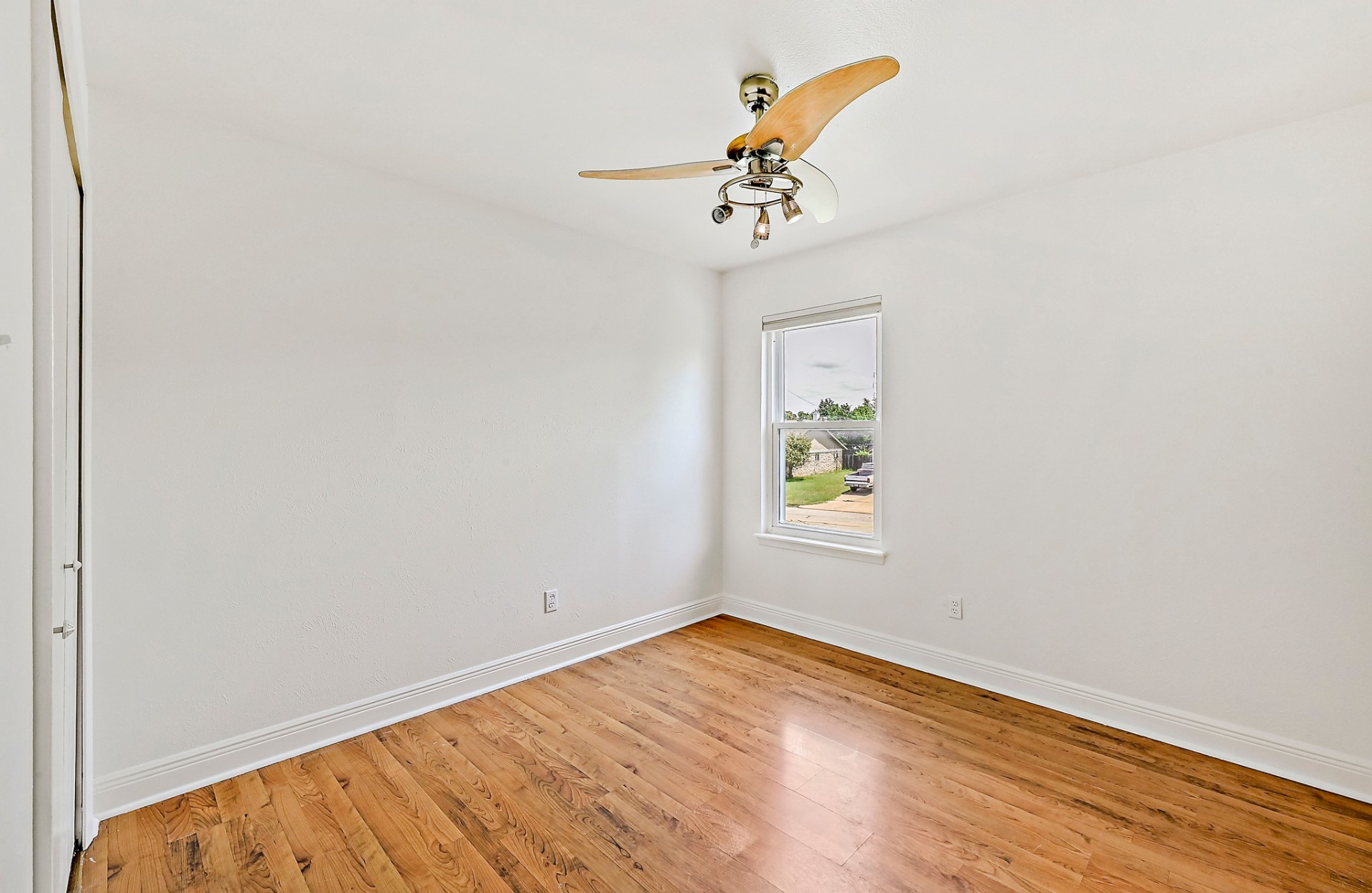 Bedroom — Sunlit — current, vacant