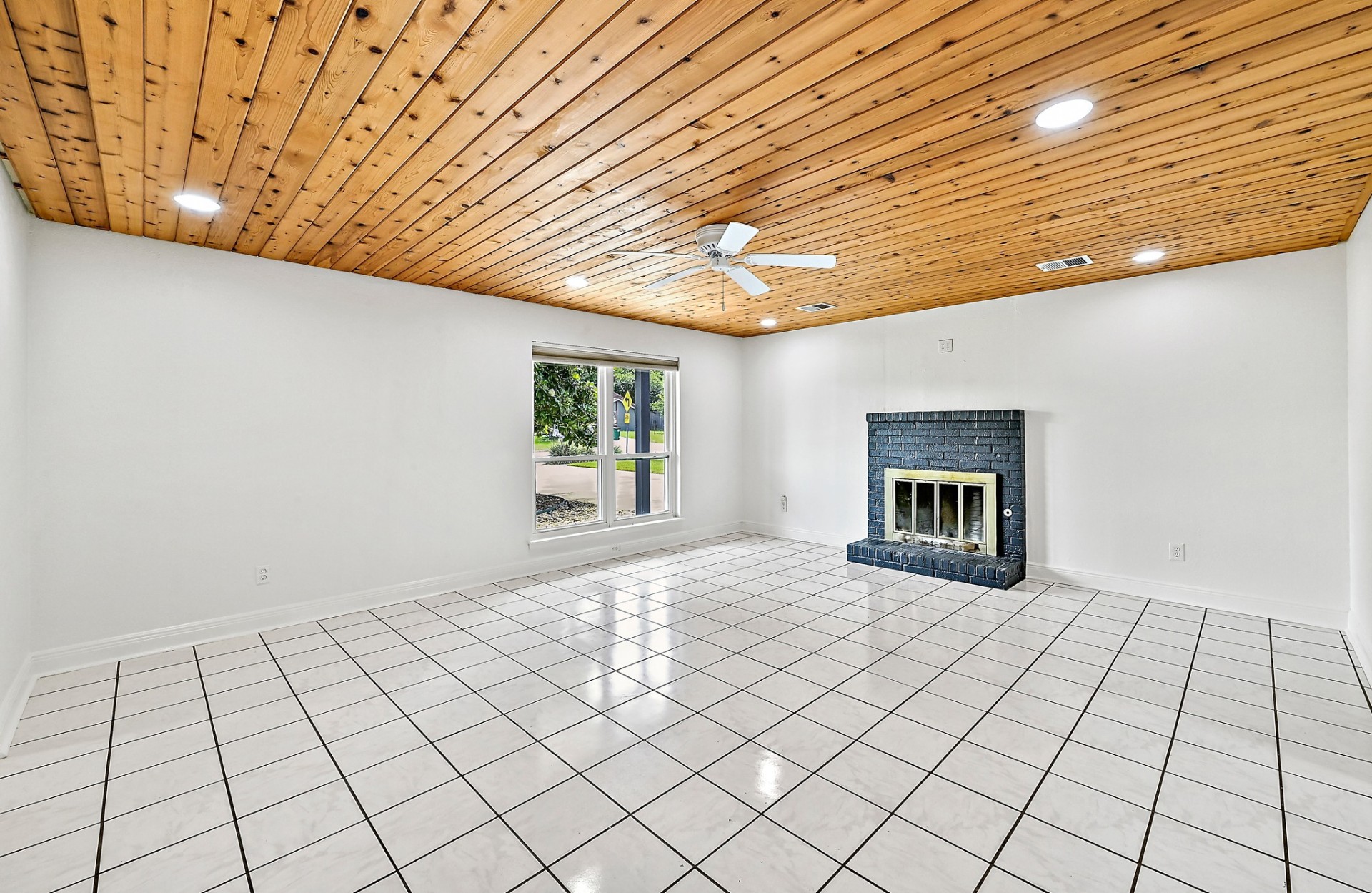 Living Room — Side Angle — current, vacant